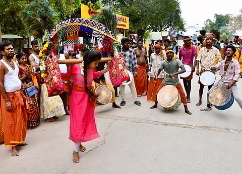 பழநி | பங்குனி உத்திரத்தை முன்னிட்டு பக்தர்கள் வெள்ளத்தில் மூழ்கிய மூன்றாம் படை வீடு