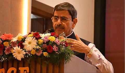 மதுரையில் நடந்த நிகழ்வில் தமிழக ஆளுநர் ஆர்.என்.ரவி உரையாற்றுகிறார் | படங்கள்: எஸ்.கிருஷ்ணமூர்த்தி