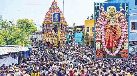 திருச்சி சமயபுரத்தில் நேற்று நடைபெற்ற மாரியம்மன் கோயில் சித்திரை தேரோட்டத்தில் வடம் பிடித்து தேர் இழுத்த பக்தர்கள். (உள்படம்) சிறப்பு அலங்காரத்தில் எழுந்தருளிய அம்மன். | படங்கள்: ர.செல்வமுத்துகுமார் |