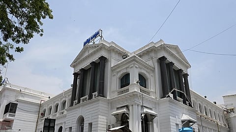 தமிழ் வழியில் கல்வி பயின்றவர்களுக்கு 20% முன்னுரிமையில் அரசு வேலை: திருத்தம் செய்து அரசாணை