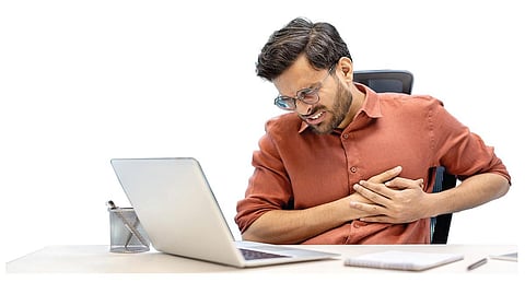 அமர்ந்தே இருப்பதும் ஒரு நோய்தான்! | இதயம் போற்று - 30