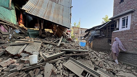 குண்டுவீசி அழிக்கப்பட்ட ஒரு வீடு