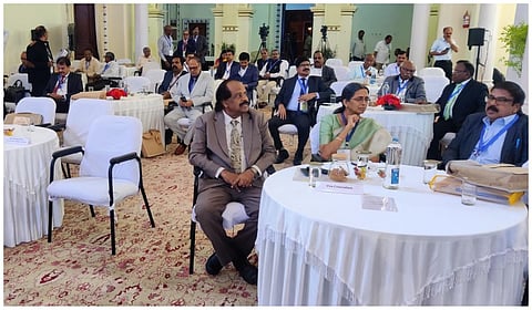 ஊட்டியில் ஆளுநர் கூட்டிய மாநாடு - மாநில பல்கலை. துணை வேந்தர்கள் புறக்கணிப்பு