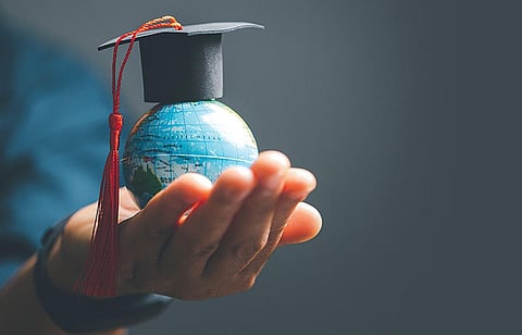 உயர் கல்வி உயர்வு பெற மத்திய - மாநில அரசுகள் என்ன செய்ய வேண்டும்?