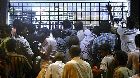 டாஸ்மாக் கடைகள் மே 1-ல் மூடப்படும்: மாவட்ட ஆட்சியர் அறிவிப்பு