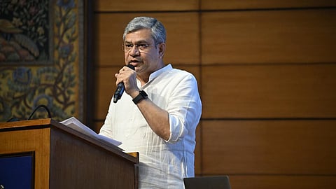 நாடு முழுவதும் மக்கள்தொகை கணக்கெடுப்புடன் சாதிவாரி கணக்கெடுப்பு நடத்த மத்திய அமைச்சரவை ஒப்புதல்