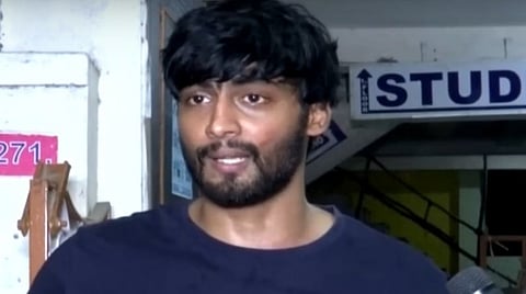 காரை பார்க்கிங் செய்ததில் ஏற்பட்ட தகராறு: நடிகர் தர்ஷன் - முன்னாள் நீதிபதி மகன் சமரசம்