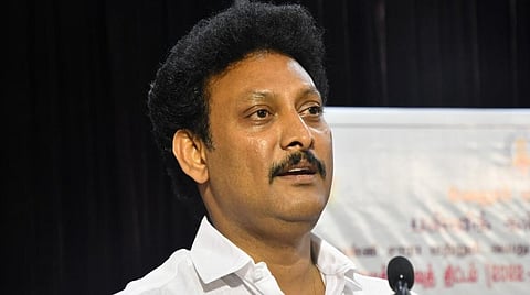 வெயில் அதிகமாக இருந்தால் பள்ளிகள் திறப்பு தேதி தள்ளிவைக்கப்படுமா? - அமைச்சர் அன்பில் மகேஸ் விளக்கம்