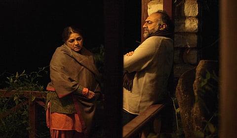 தி திரஷோல்ட் (ஆங்கிலம் - இந்தி) - அன்பும் அறனும் உடையும் தருணம் | திரைப் பார்வை