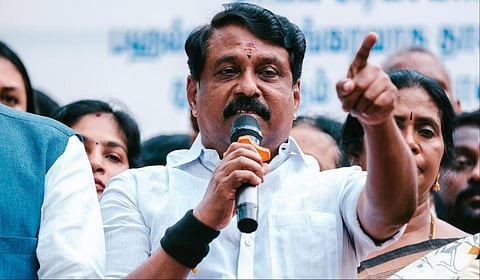சென்னையில் நடந்த ஆர்ப்பாட்டத்தில் பாஜக மாநிலத் தலைவர் நயினார் நாகேந்திரன்.