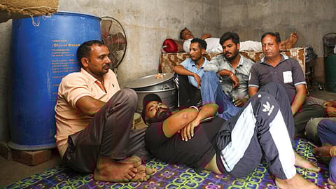 இருளில் மூழ்கிய ஜம்மு: பதுங்கும் இடங்களில் மக்கள் தஞ்சம்