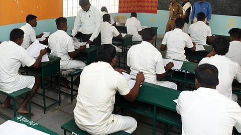 பிளஸ்-2 தேர்வு எழுதிய கைதிகளில் 92.31% பேர் தேர்ச்சி