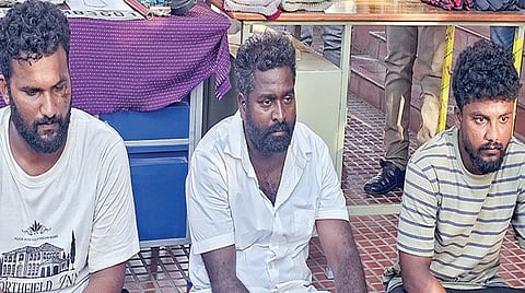 திண்டுக்கல்லில் கைது செய்யப்பட்ட மங்கி குல்லா கொள்ளையர்கள்.