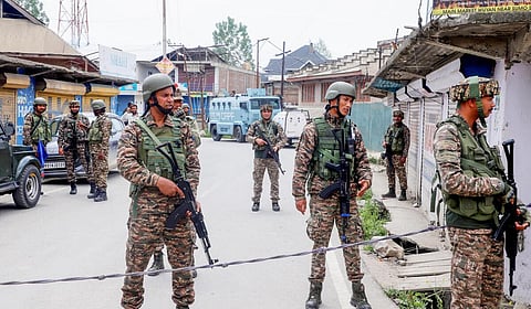 பாகிஸ்தானின் 3 விமான தளங்களை இந்தியா தாக்கியதாக தகவல்!