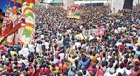 இன்று வைகை ஆற்றில் இறங்குகிறார் கள்ளழகர்: மதுரை சித்திரை திருவிழாவில் முத்திரை பதிக்கும் விழா