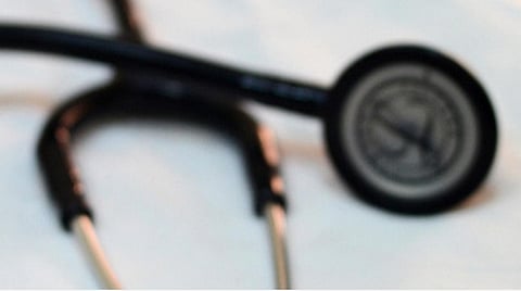 தூத்துக்குடி அரசு மருத்துவமனையில் மது போதையில் சிகிச்சை அளித்த மருத்துவர்