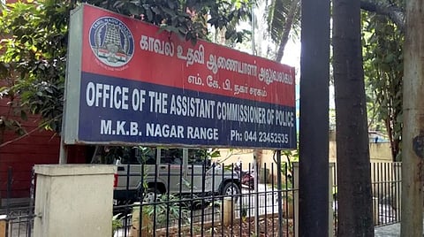 ஜவுளிக்கடை உரிமையாளரை கட்டிப்போட்டு 31 பவுன் நகைகள், 4 கிலோ வெள்ளி கொள்ளை: பெண் உட்பட 3 பேரை தேடும் போலீஸார்