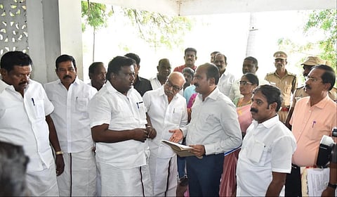 திருநெல்வேலியில் தமிழக மின்துறை மற்றும் போக்குவரத்து துறை அமைச்சர் சிவசங்கர் செய்தியாளர்களைச் சந்தித்தார்.