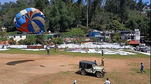 கொடைக்கானலில் ‘பேரா செயலிங்’ வான் சாகச நிகழ்ச்சி - சுற்றுலா பயணிகள் ஆர்வம்!