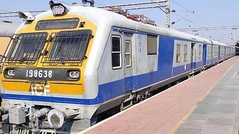 சேலம் - அரக்கோணம் ரயில் சேவை நாளை முதல் மீண்டும் தொடக்கம்: பயணிகள் மகிழ்ச்சி