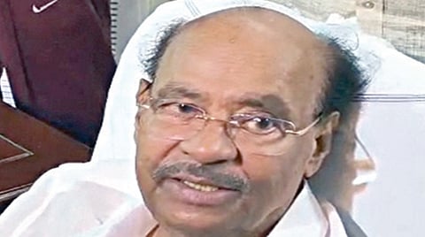 தைலாபுரத்தில் செய்தியாளர்களுக்கு பேட்டி அளித்த ராமதாஸ்.