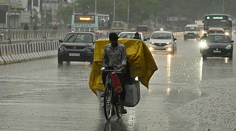 சென்னையில்​ பரவலாக மழை: வெப்பம்​ தணிந்து குளிர்ச்சியான சூழல்