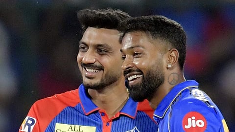 கடைசி அணியாக பிளே ஆஃப் சுற்றில் நுழைவது மும்பை இந்தியன்ஸா, டெல்லியா? - இன்று பலப்பரீட்சை