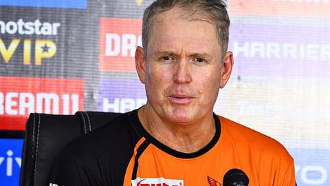 லக்னோ அணி 2 பேருக்கு ரூ.48 கோடியை செலவழித்தால் வலுவான பந்துவீச்சு குழுவை உருவாக்க முடியாது: டாம் மூடி கருத்து