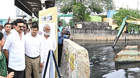 சென்னையில் வெள்ளத்தடுப்பு பணிகளை ஆய்வு செய்தார் முதல்வர் ஸ்டாலின்: பருவமழைக்கு​ முன்பு பணிகளை முடிக்க அறிவுறுத்தல்