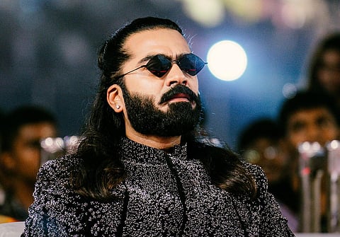 “ஒருபக்கம் ஷூட்டிங், மறுபக்கம் படிப்பு.. சிறுவயதில் மிகவும் கஷ்டப்பட்டேன்” - மேடையில் கண்கலங்கிய சிம்பு!