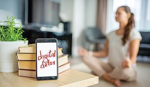 டிஜிட்டல் டீடாக்ஸ்: மாத்தி யோசி!