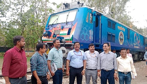 மின்சார ரயில் இன்ஜின்களுக்கான மேம்படுத்தல் போட்டி: முதல் பரிசை வென்ற தெற்கு ரயில்வே!