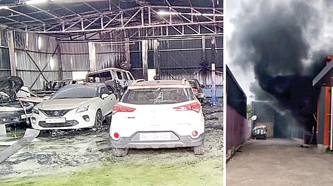 தாம்பரம் அடுத்த பழைய பெருங்களத்தூரில் உள்ள கார் பழுது பார்க்கும் குடோனில் பெரும் தீ விபத்து ஏற்பட்டது. தாம்பரம் தீயணைப்பு துறையினர் விரைந்து வந்து தீயை அணைத்தனர். | படங்கள்: எம்.முத்துகணேஷ் |