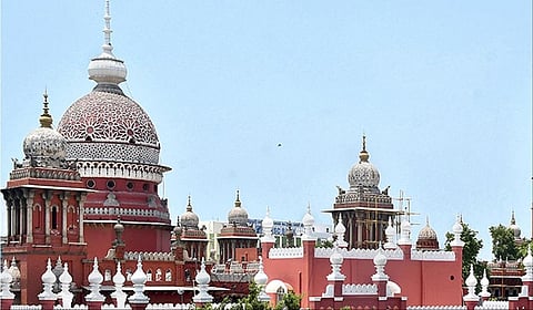 கட்சி நன்கொடை அறிக்கை: தமாகா மனுவுக்கு பதிலளிக்க தேர்தல் ஆணையத்துக்கு ஐகோர்ட் உத்தரவு