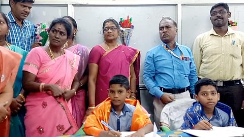 புதுவை: ஒரு நாள் தலைமை ஆசிரியர்களாக பள்ளி மாணவர்கள் நியமனம்