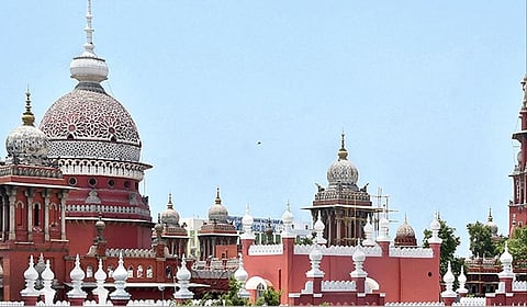 மரக்காணம் கலவரம்: பாமகவிடம் இழப்பீடு வசூலிப்பது குறித்து உத்தரவு பிறப்பிக்க அரசுக்கு ஐகோர்ட் கெடு