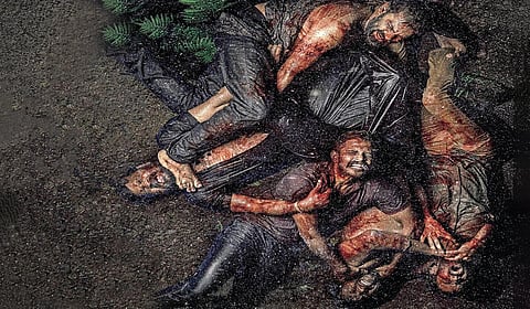 திரைப் பார்வை - மனிதர்கள் | கொடுத்தனுப்பும் நண்பர்கள்!