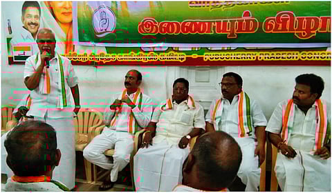 ‘வியாபாரிகளுக்கு பாதுகாப்பு தரும் இன்சூரன்ஸ் திட்டம்’ - புதுச்சேரி காங். வாக்குறுதி