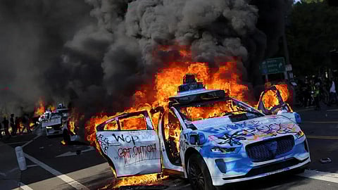 ‘ட்ரம்ப் இனவெறியுடன் செயல்பட்டு வருகிறார்’ - அமெரிக்காவில் கலவரம் பரவுவதால் பதற்றம்