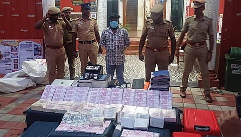 ‘நல்ல’ நோட்டுக்கு பதில் ‘கள்ள’ நோட்டு என கூறி ‘வெள்ளைத் தாள்’ தந்து மோசடி செய்ய முயன்றவர் கைது @ கோவை