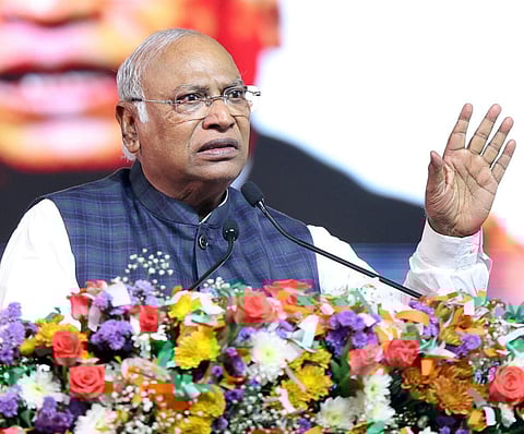 “மக்களவை துணை சபாநாயகரை தேர்ந்தெடுக்கும் நடைமுறையை தொடங்குவீர்” - பிரதமருக்கு கார்கே கடிதம்