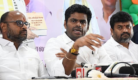 கோவையில் முன்னாள் பாஜக மாநிலத் தலைவர் அண்ணாமலை செய்தியாளர்களைச் சந்தித்தார் | படம்: ஜெ.மனோகரன்