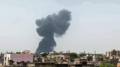 ஏர் இந்தியா விமானம் விபத்துக்குள்ளான சிசிடிவி காட்சி - அகமதாபாத் பெருந்துயரம்