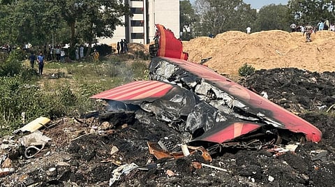 அகமதாபாத் விமான விபத்து: ஆளுநர், முதல்வர், அரசியல் கட்சி தலைவர்கள் இரங்கல்