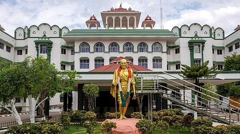 மதுரை முருக பக்தர்கள் மாநாட்டில் மாதிரி அறுபடை வீடுகள்: அனைத்து சாதி அர்ச்சகர்கள் சங்கம் திடீர் வழக்கு