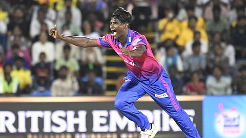 திருப்பூர் தமிழன்ஸ் அணி வீரர் இசக்கிமுத்து.