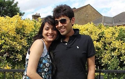 மனைவி அஸ்தியை கரைத்த கணவர் விமான விபத்தில் உயிரிழப்பு: லண்டனில் தவிக்கும் 2 பெண் குழந்தைகள்