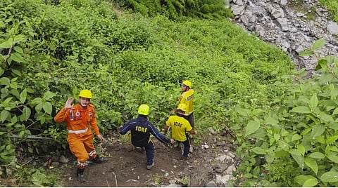 கேதார்நாத் செல்லும் பாதையில் நிலச்சரிவில் சிக்கி இருவர் உயிரிழப்பு