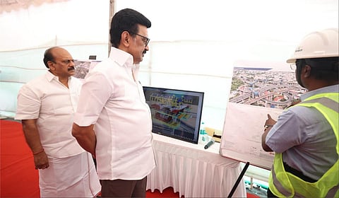 கத்திப்பாராவில் நடைபெறும் மெட்ரோ ரயில் மேம்பால பணிகளை தமிழக முதல்வர் மு.க.ஸ்டாலின் பார்வையிட்டார்