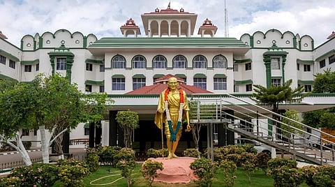 தமிழகம் முழுவதும் மார்க்சிஸ்ட் கொடி கம்பங்களை அகற்ற தடை கோரிய மனு தள்ளுபடி